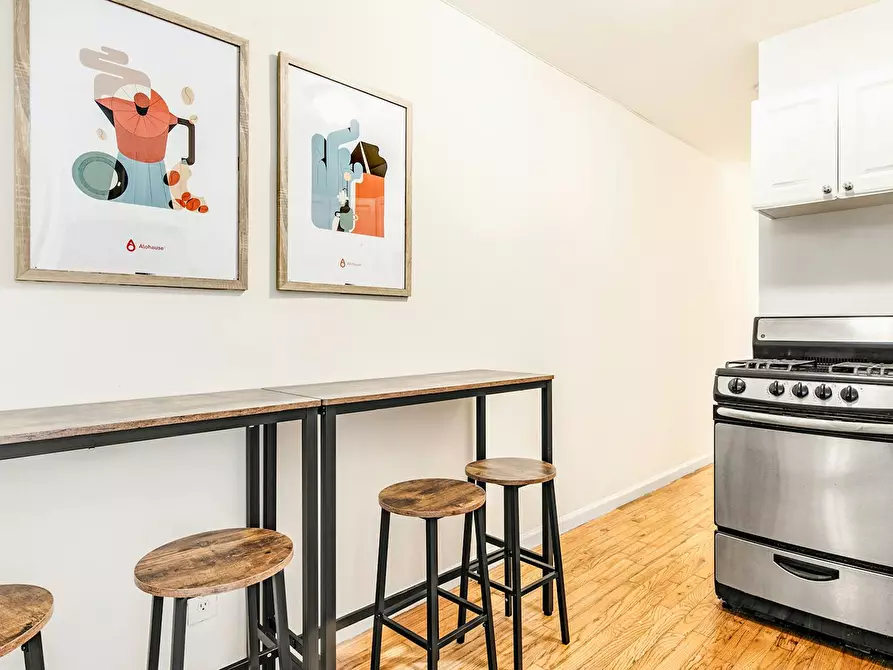 Immagine 3 di Camera in affitto  in East 93rd Street a Torino