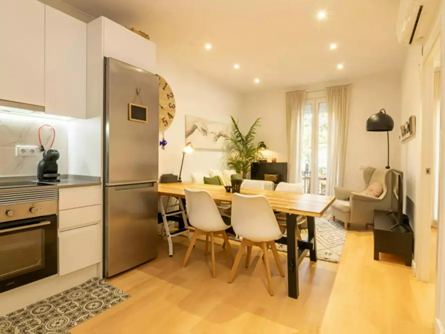 Immagine 5 di Appartamento in affitto  in Carrer de Pujades a Barcelona