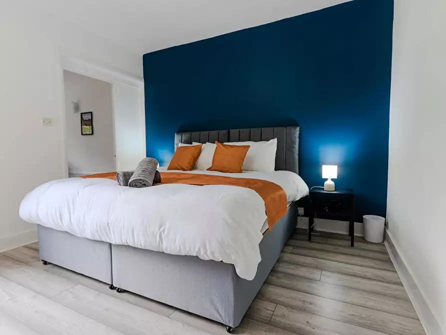 Immagine 2 di Casa indipendente in affitto  in High Street a Gillingham