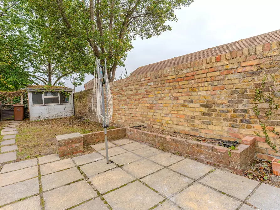 Immagine 9 di Casa indipendente in affitto  in High Street a Gillingham