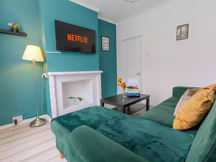 Immagine 1 di Casa indipendente in affitto  in High Street a Gillingham