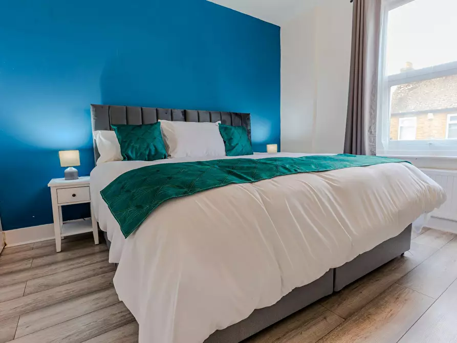 Immagine 4 di Casa indipendente in affitto  in High Street a Gillingham