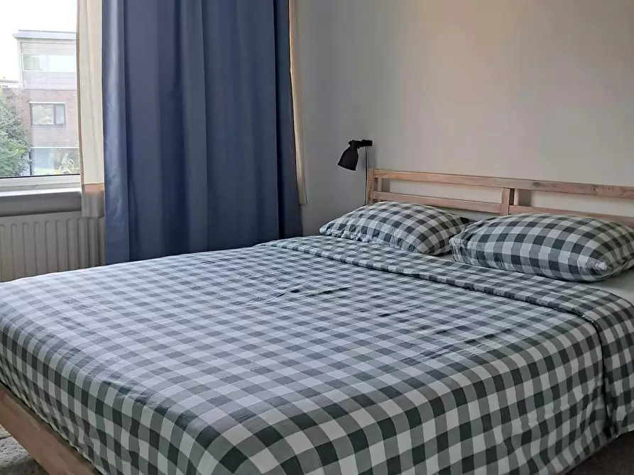 Immagine 1 di Casa indipendente in affitto  in Bakhuizen van Den Brinkhof a Amsterdam