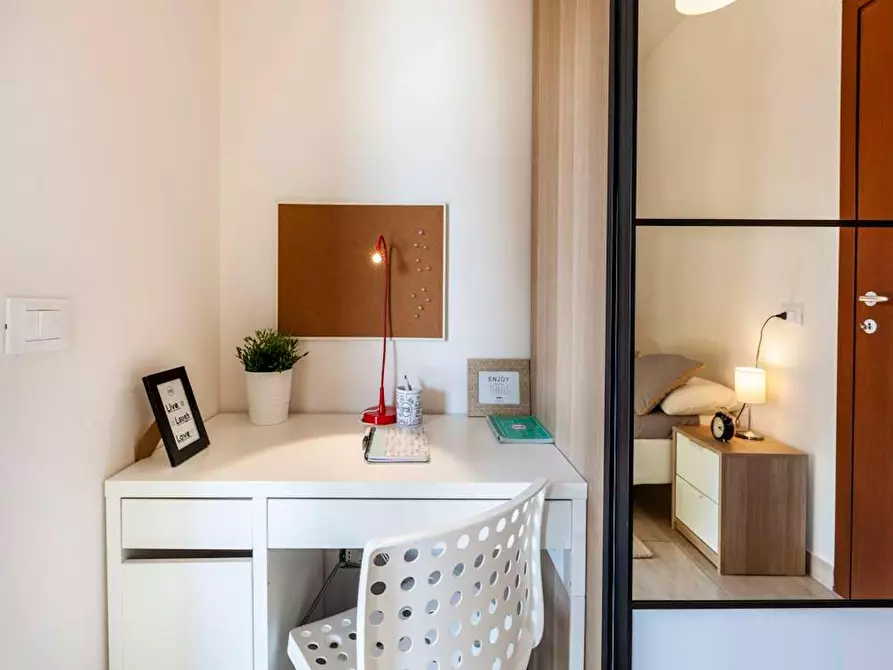 Immagine 5 di Camera in affitto  in Via Giuseppe Regaldi a Milano