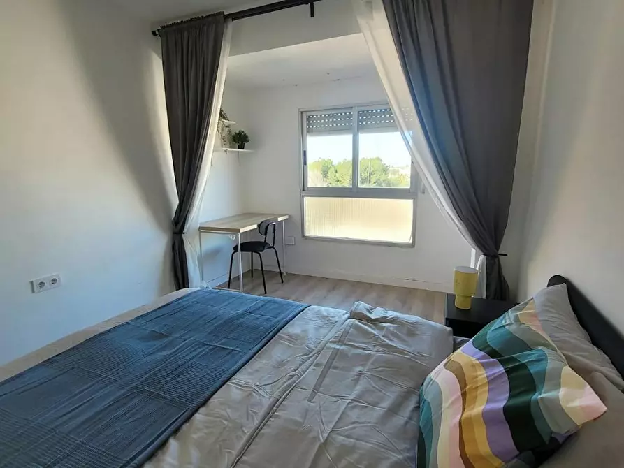 Immagine 1 di Camera in affitto  in Avinguda del Camí Nou a Xirivella