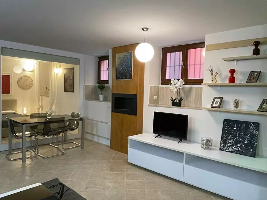 Immagine 8 di Appartamento in affitto  in Via delle Rose a Roma