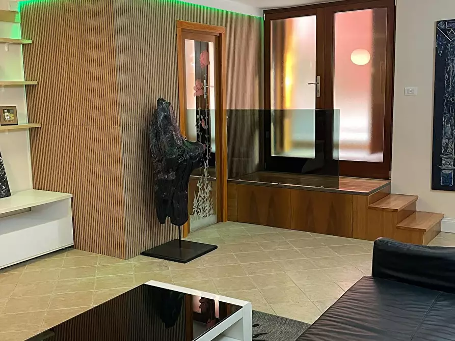 Immagine 10 di Appartamento in affitto  in Via delle Rose a Roma
