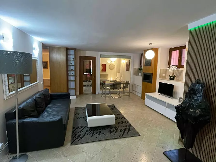 Immagine 3 di Appartamento in affitto  in Via delle Rose a Roma
