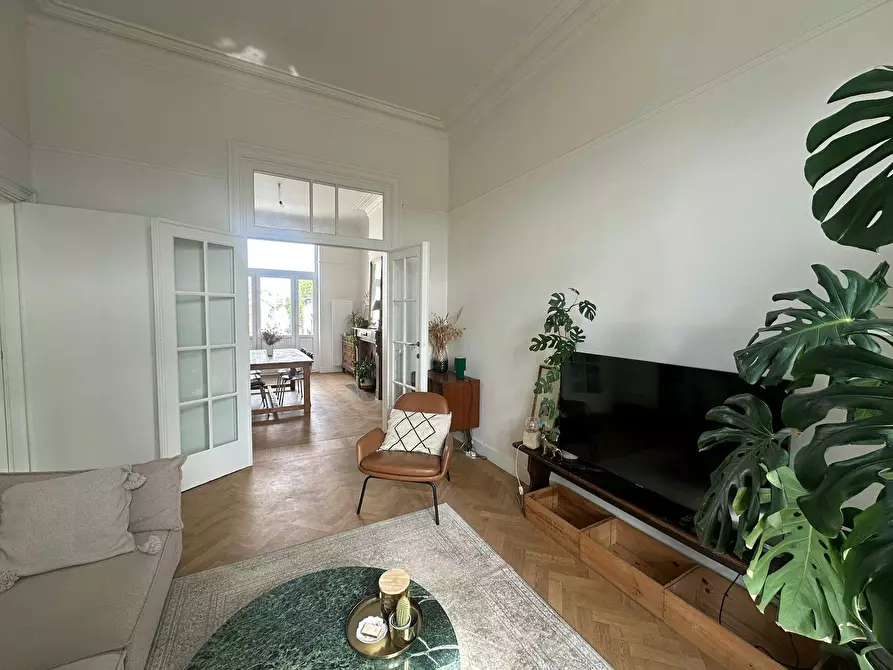 Immagine 1 di Appartamento in affitto  in Rue du Sceptre a Ixelles