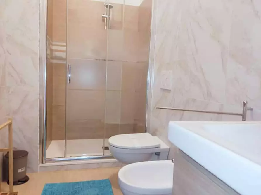 Immagine 6 di Appartamento in affitto  in Viale Carlo Berti Pichat a Bologna