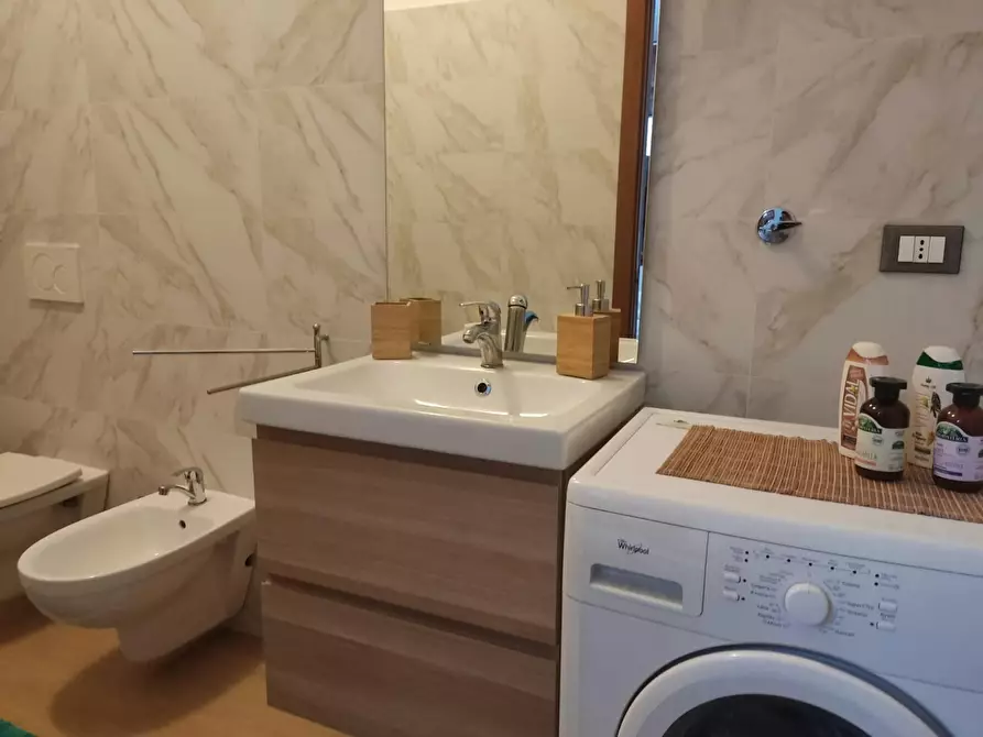 Immagine 7 di Appartamento in affitto  in Viale Carlo Berti Pichat a Bologna