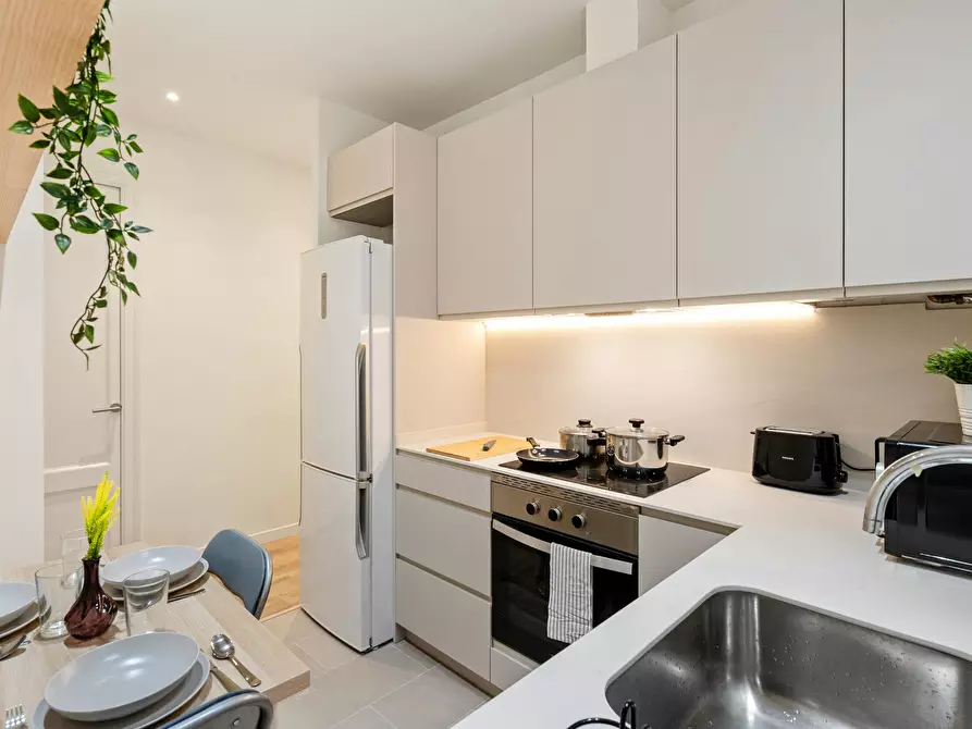 Immagine 7 di Camera in affitto  in Carrer del Comte Borrell a Barcelona