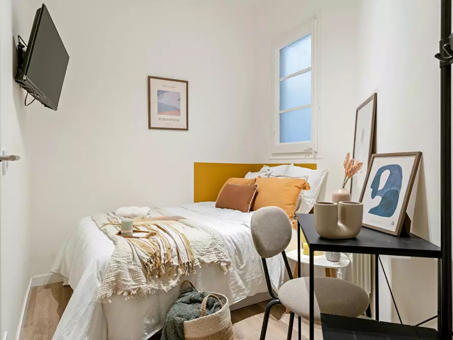 Immagine 1 di Camera in affitto  in Carrer del Comte Borrell a Barcelona