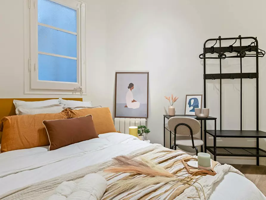 Immagine 4 di Camera in affitto  in Carrer del Comte Borrell a Barcelona