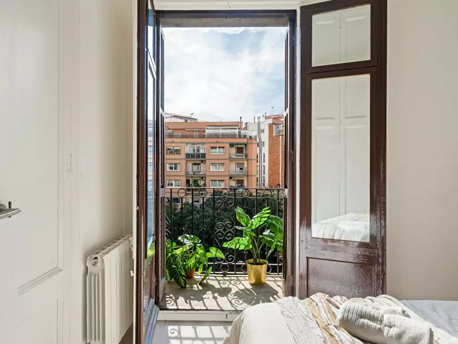 Immagine 4 di Camera in affitto  in Carrer del Comte Borrell a Barcelona