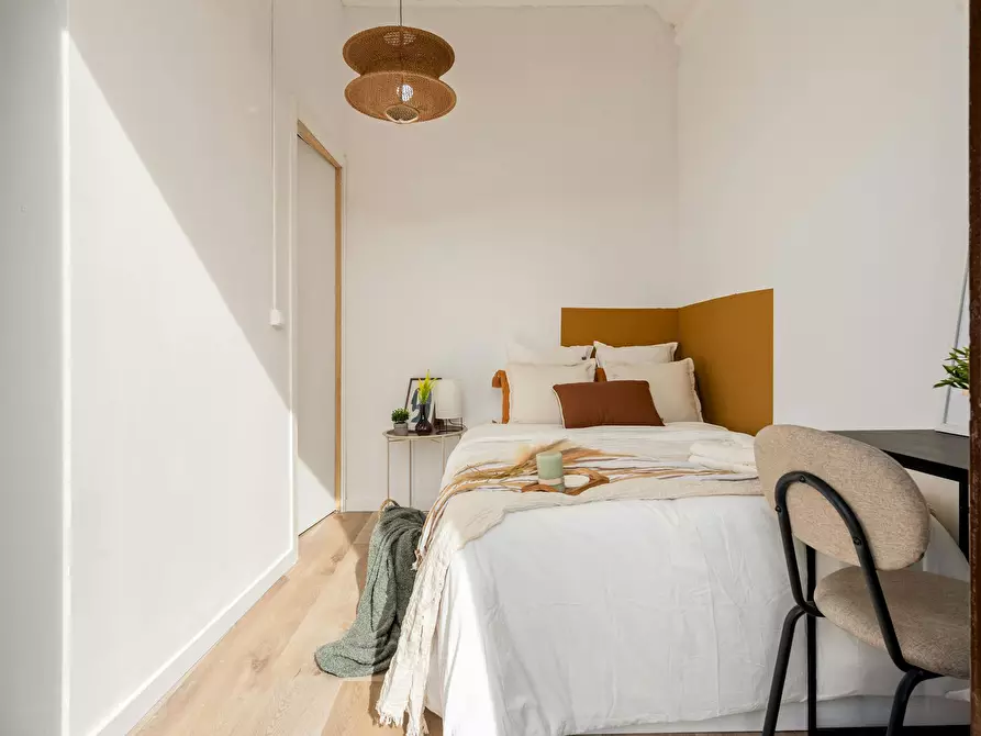 Immagine 4 di Camera in affitto  in Carrer del Comte Borrell a Barcelona