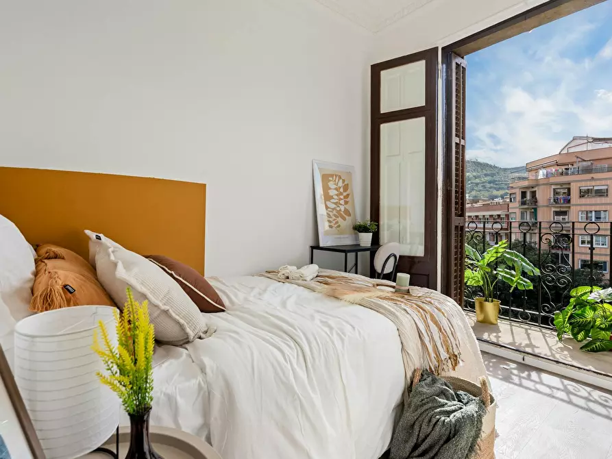 Immagine 1 di Camera in affitto  in Carrer del Comte Borrell a Barcelona