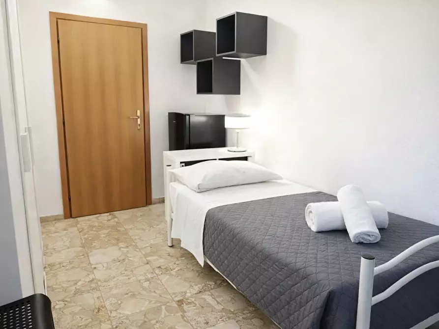 Immagine 8 di Camera in affitto  in Via del Porrione a Siena
