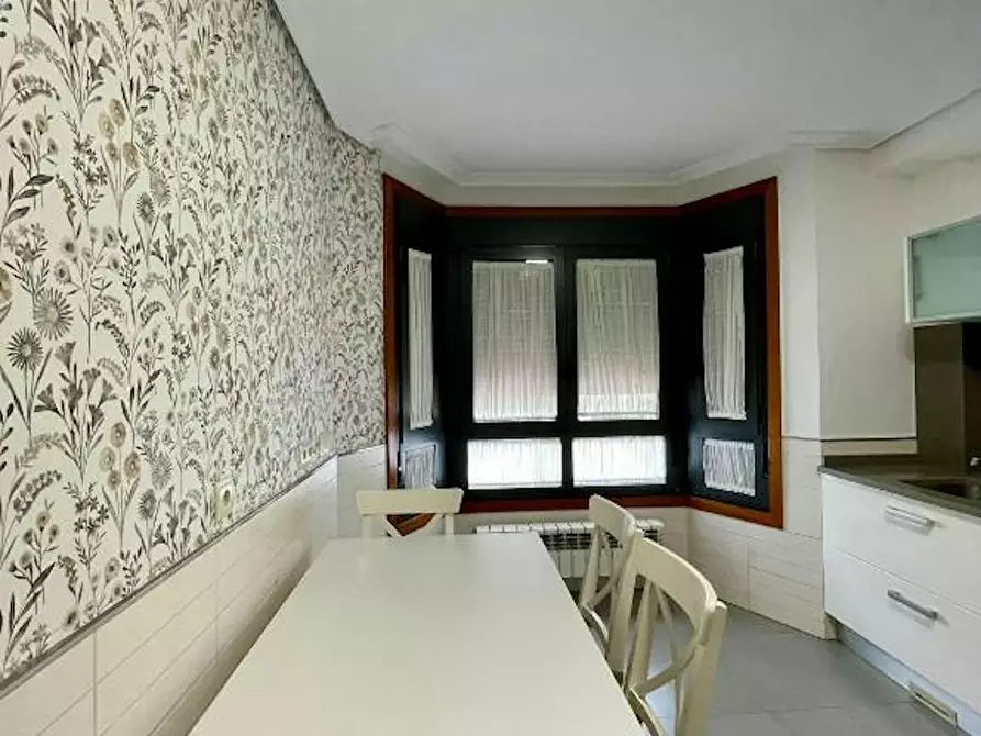 Immagine 3 di Casa indipendente in affitto  in Rúa o Viveiro a Vigo