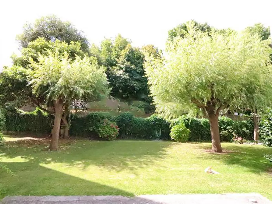 Immagine 1 di Appartamento in affitto  in Rúa Xuncal a Perillo (Santa Locaia)