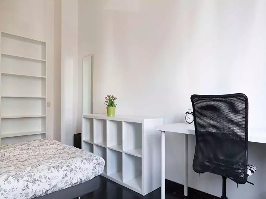 Immagine 5 di Camera in affitto  in Viale Evaristo Stefini a Milano