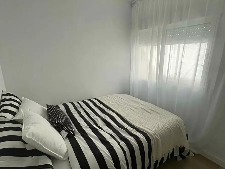 Immagine 1 di Camera in affitto  in Carrer d'Alcanyís a Valencia