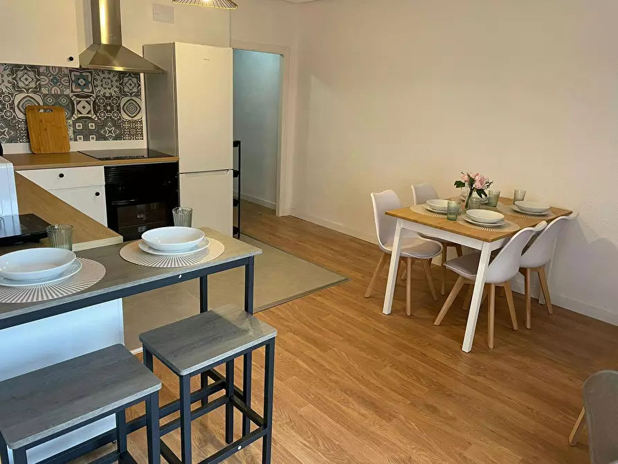 Immagine 4 di Camera in affitto  in Carrer d'Alcanyís a Valencia