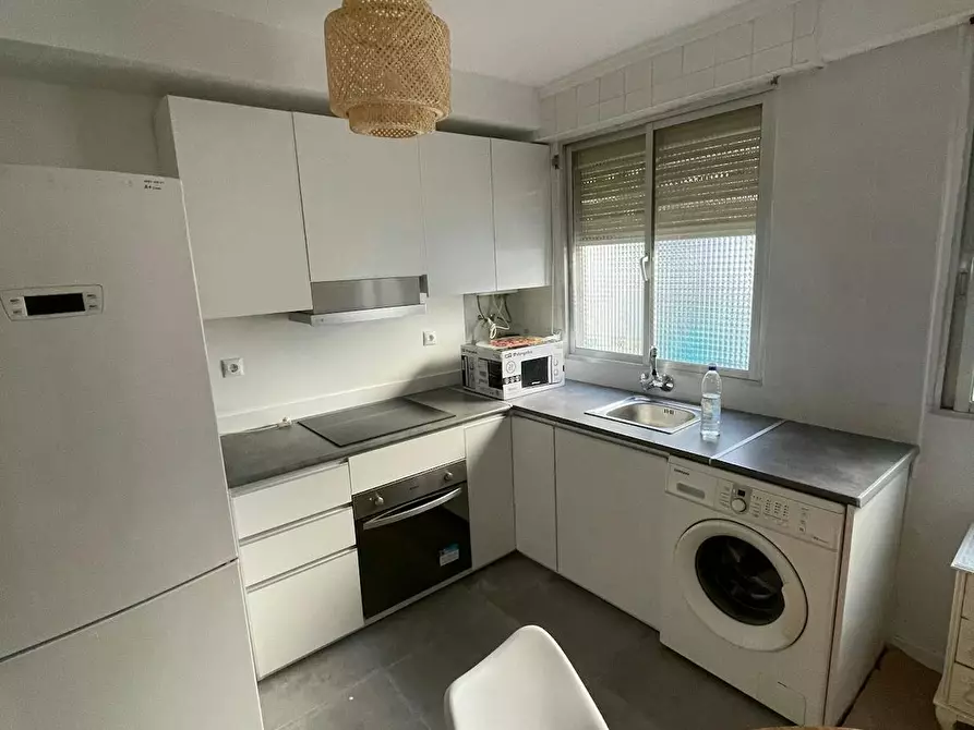 Immagine 6 di Camera in affitto  in Carrer d'Agustí Sales a Valencia
