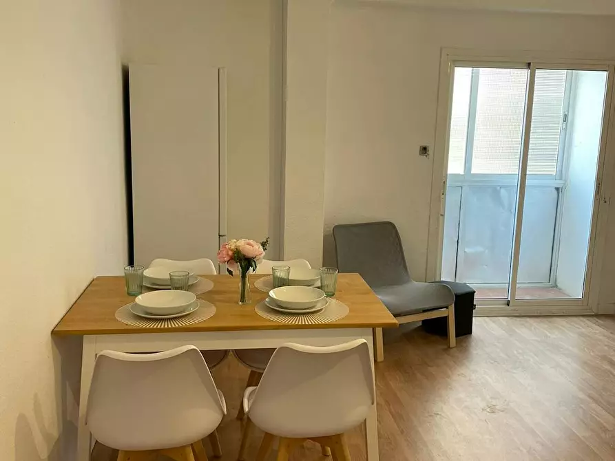 Immagine 6 di Camera in affitto  in Carrer d'Alcanyís a Valencia