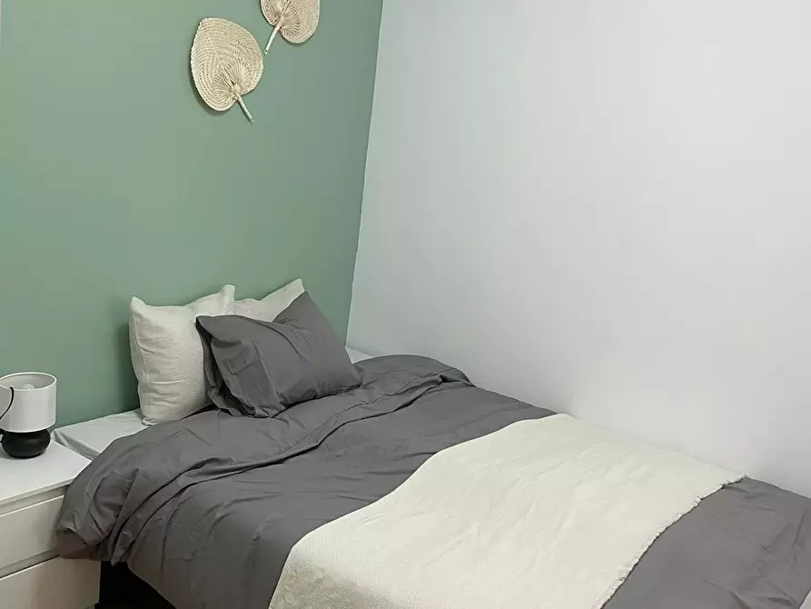 Immagine 1 di Camera in affitto  in Carrer d'Alcanyís a Valencia