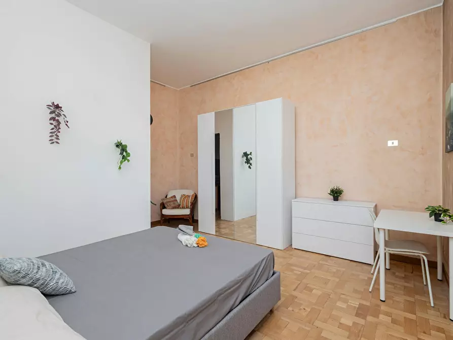 Immagine 5 di Camera in affitto  in Via Giovanni Battista Pergolesi a Milano