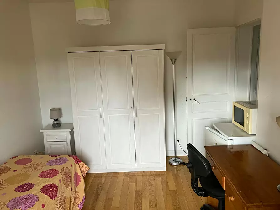 Immagine 10 di Camera in affitto  in Rue Franklin a Courbevoie