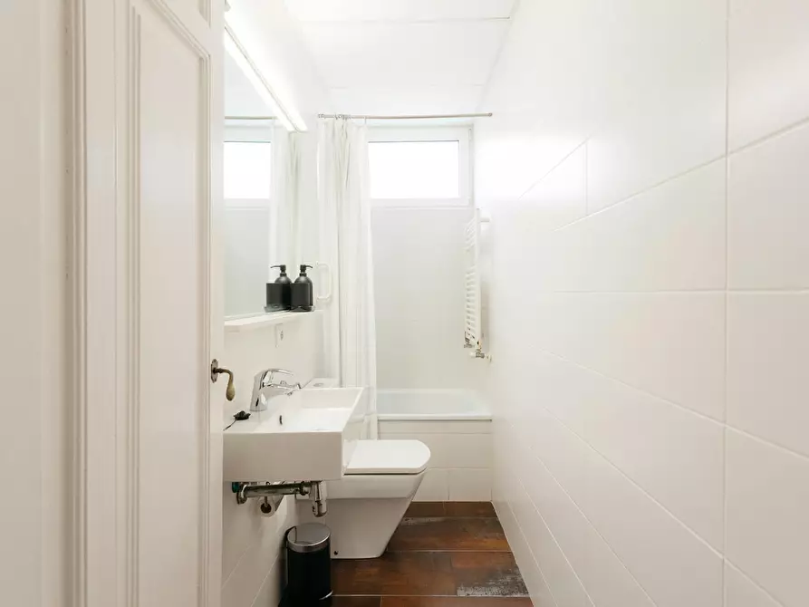 Immagine 6 di Camera in affitto  in Carrer d'Hernán Cortés a Valencia