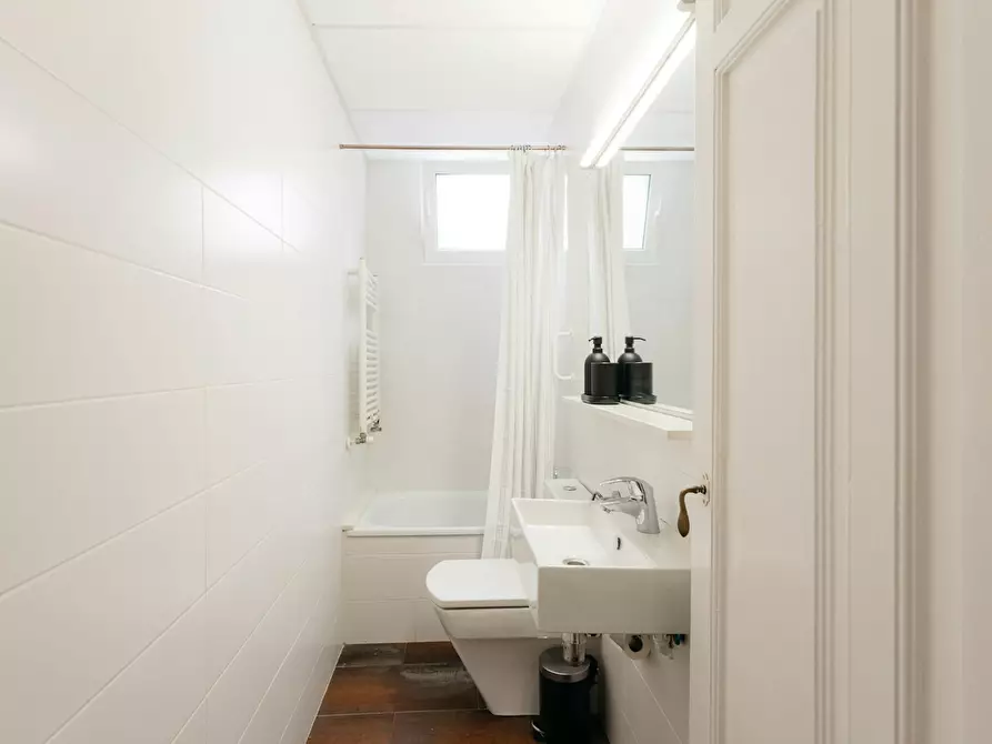 Immagine 7 di Camera in affitto  in Carrer d'Hernán Cortés a Valencia