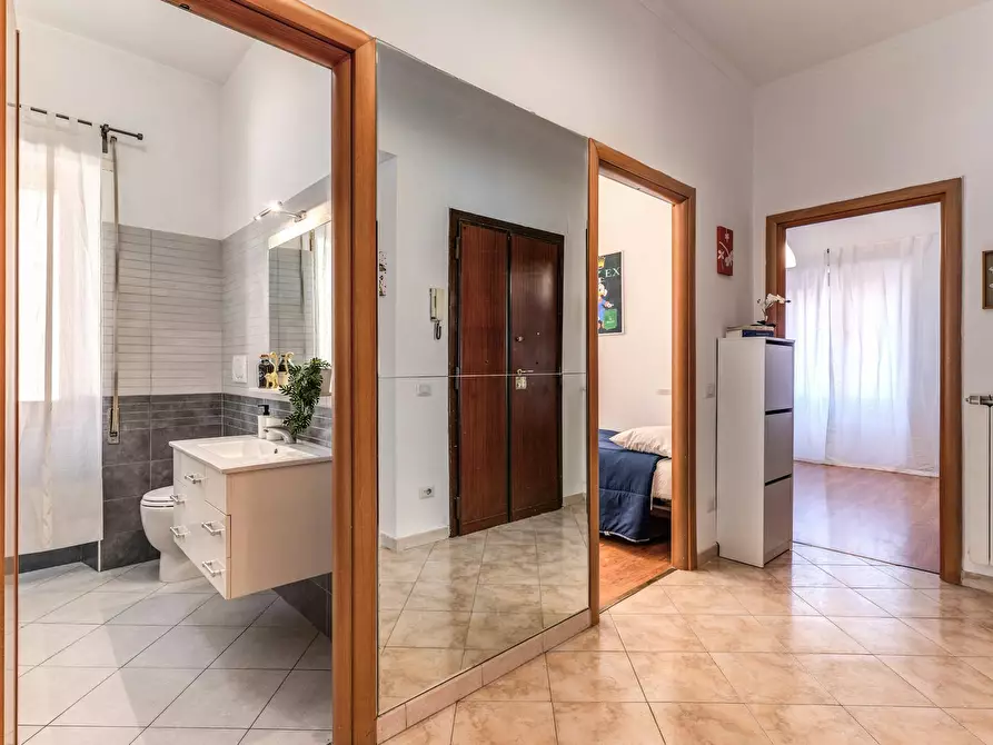 Immagine 4 di Appartamento in affitto  in Via dei Lauri a Roma