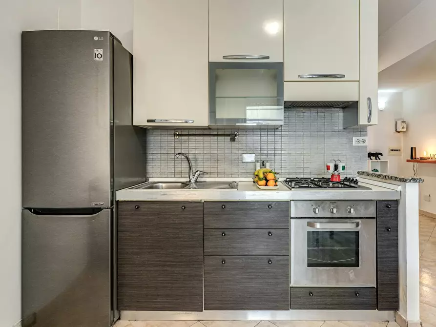 Immagine 2 di Appartamento in affitto  in Via dei Lauri a Roma