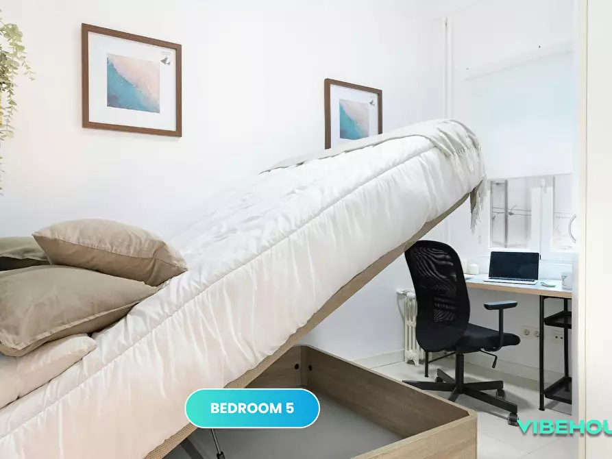 Immagine 1 di Camera in affitto  in Calle del Doctor Esquerdo a Madrid