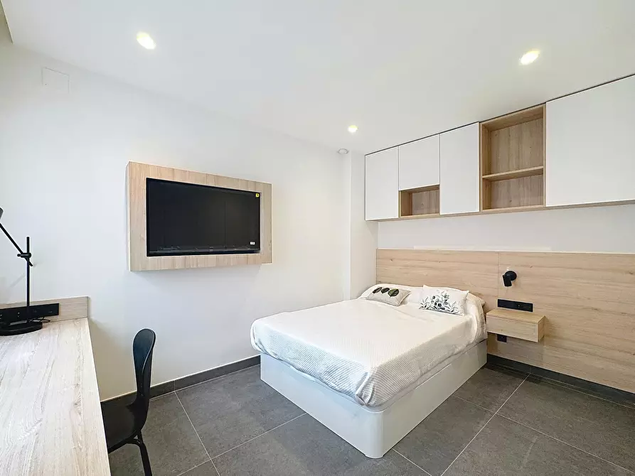 Immagine 1 di Camera in affitto  in Calle Cuatro Amigos a Madrid