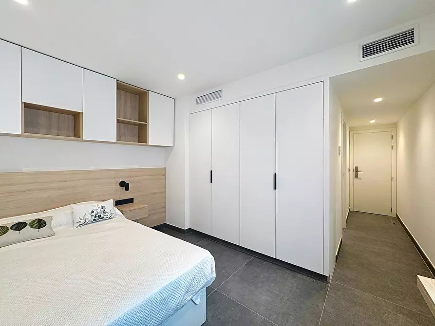 Immagine 6 di Camera in affitto  in Calle Cuatro Amigos a Madrid