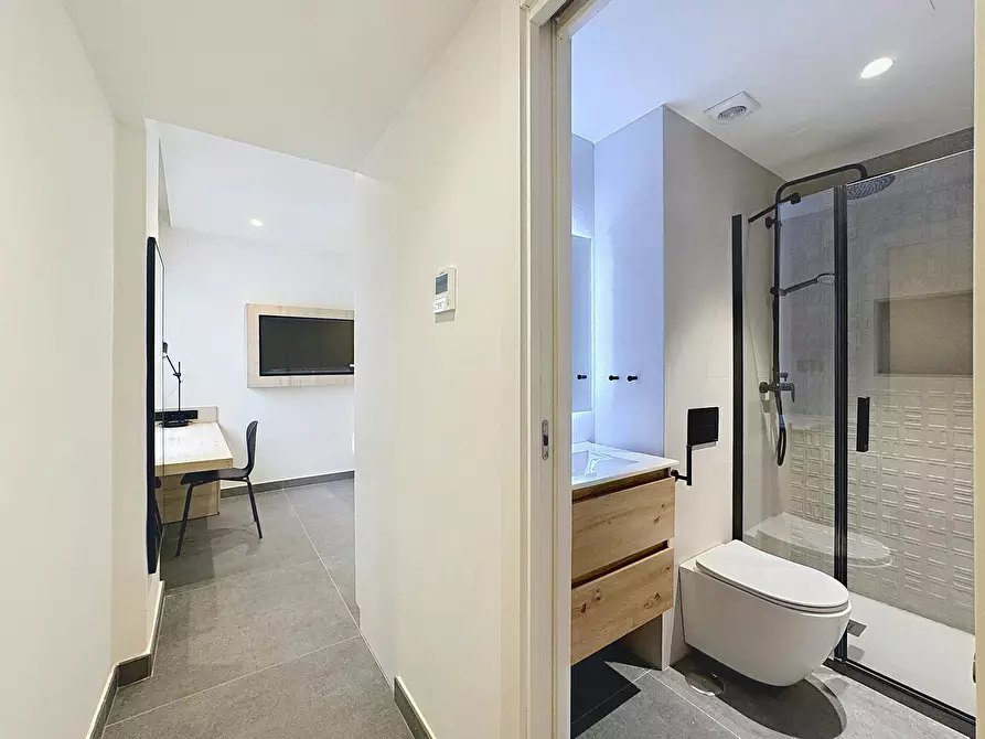 Immagine 10 di Camera in affitto  in Calle Cuatro Amigos a Madrid