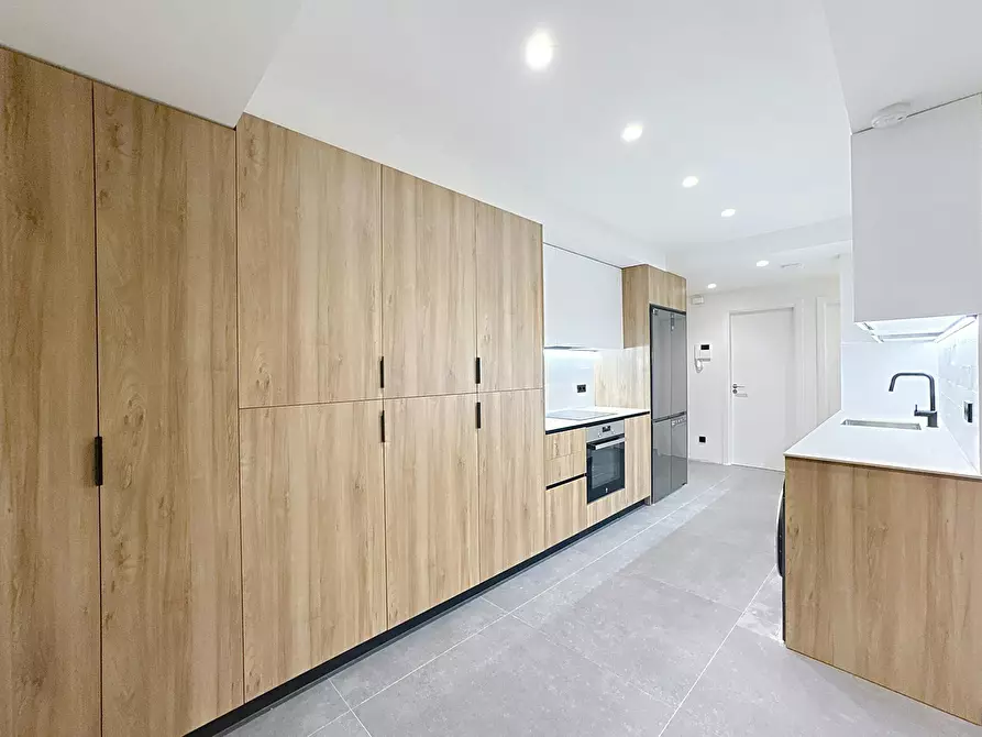 Immagine 4 di Camera in affitto  in Calle Cuatro Amigos a Madrid