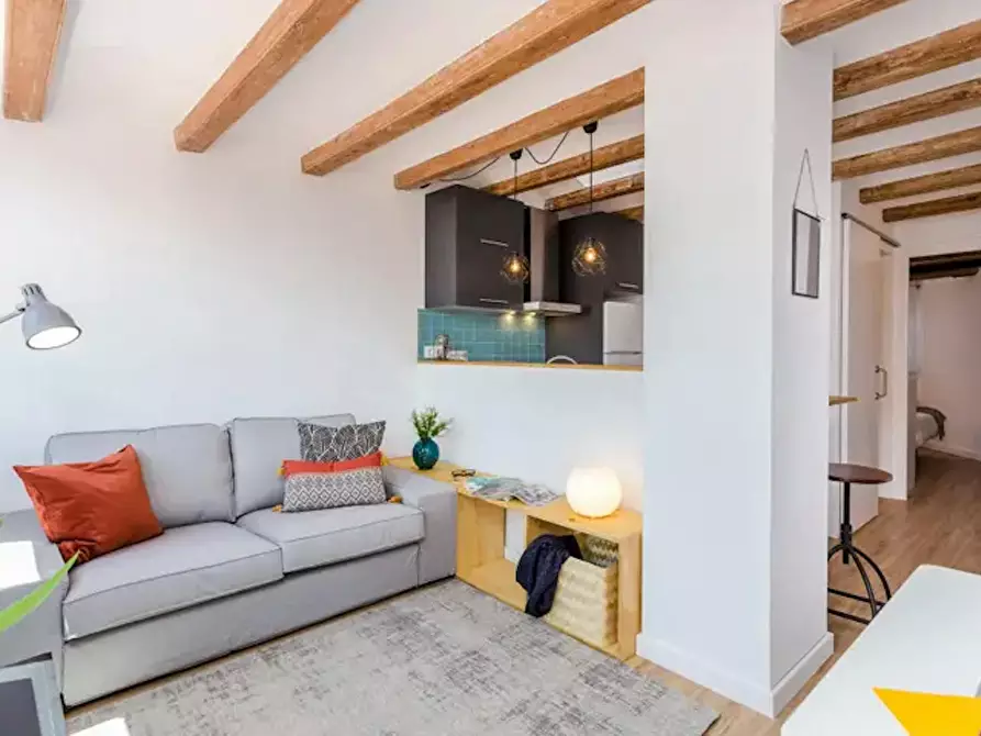 Immagine 1 di Appartamento in affitto  in Carrer de Sepúlveda a Barcelona