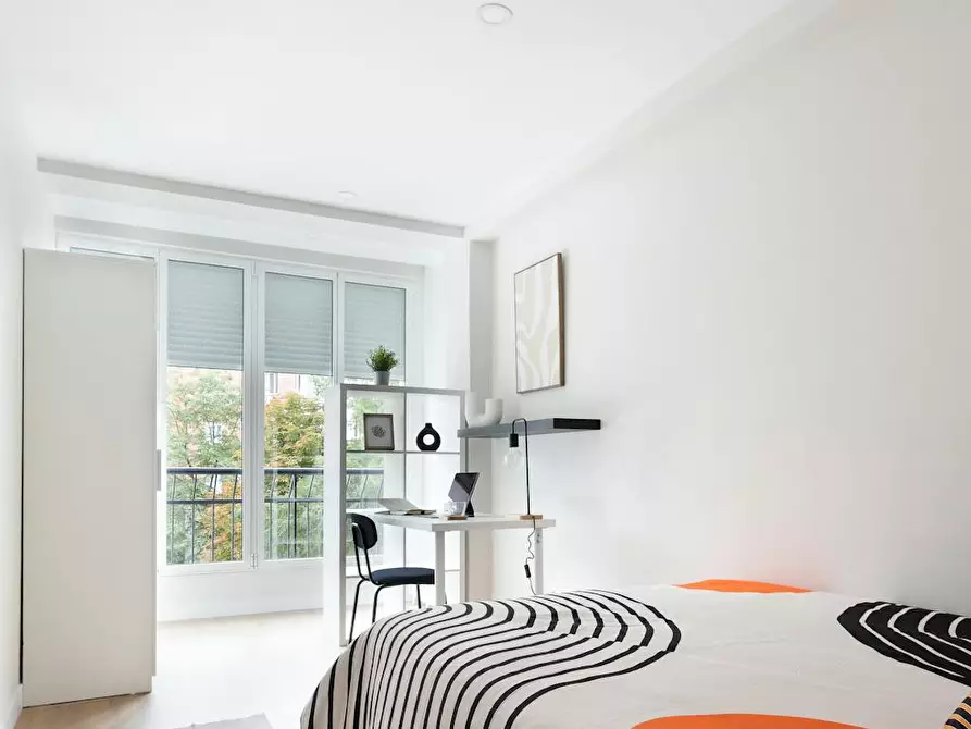 Immagine 3 di Camera in affitto  in Calle de Guzmán el Bueno a Madrid