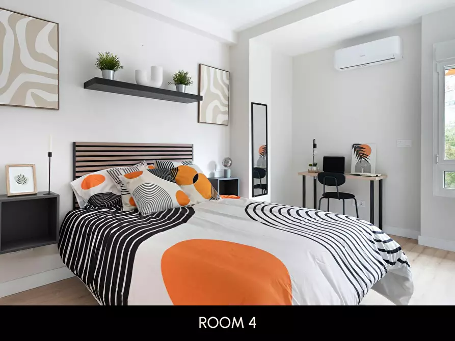 Immagine 1 di Camera in affitto  in Calle de Guzmán el Bueno a Madrid