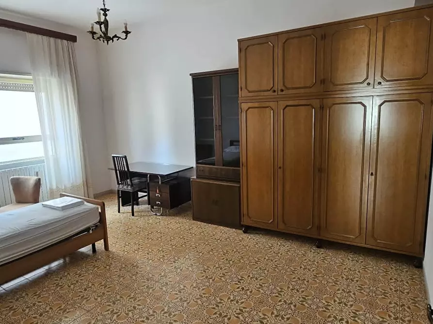 Immagine 3 di Camera in affitto  in Via Aurora a Reggio Di Calabria