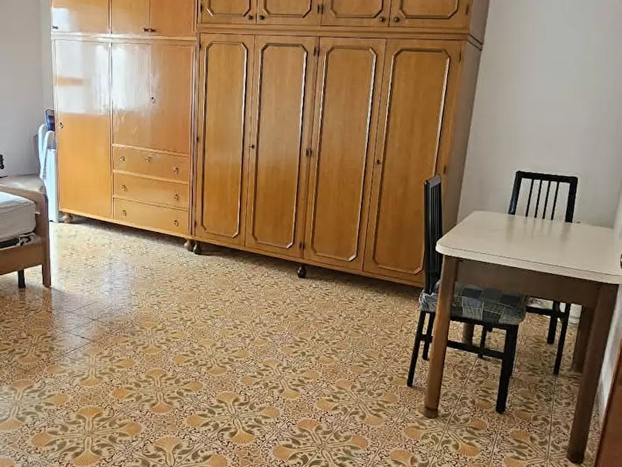 Immagine 4 di Camera in affitto  in Via Aurora a Reggio Di Calabria