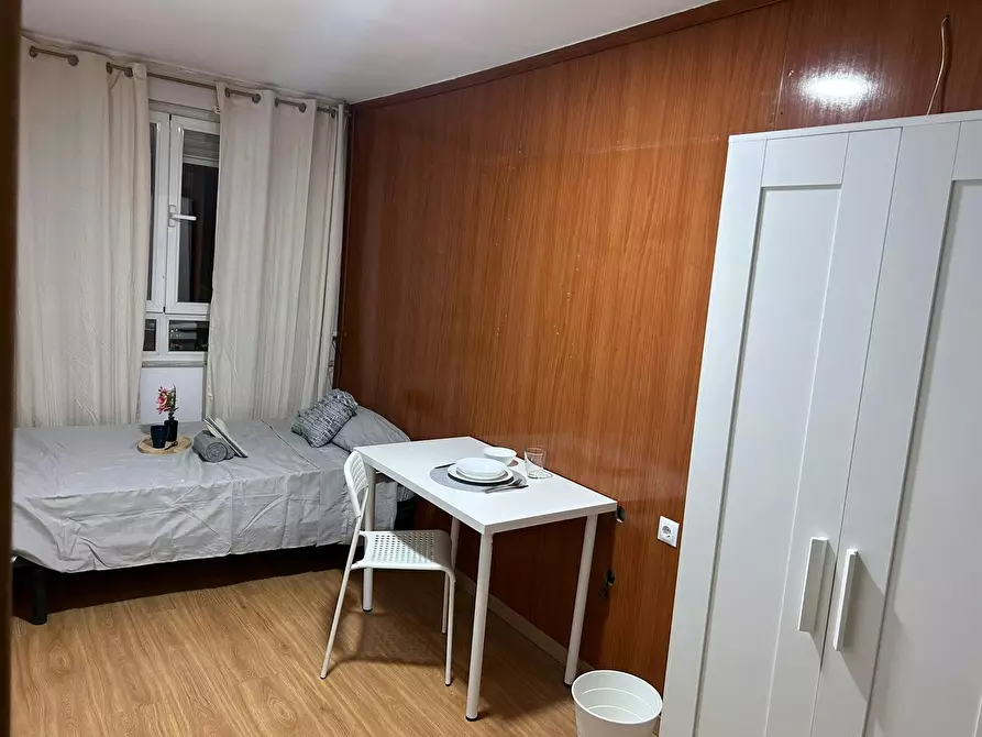 Immagine 2 di Camera in affitto  in Calle de Marcelo Usera a Madrid