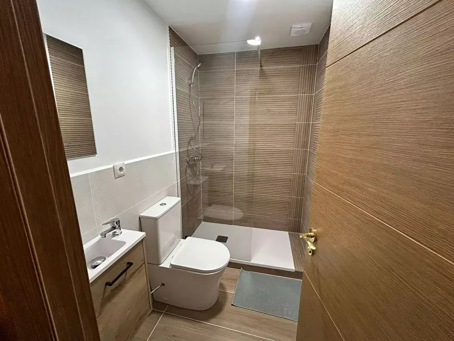 Immagine 5 di Camera in affitto  in Calle de Marcelo Usera a Madrid