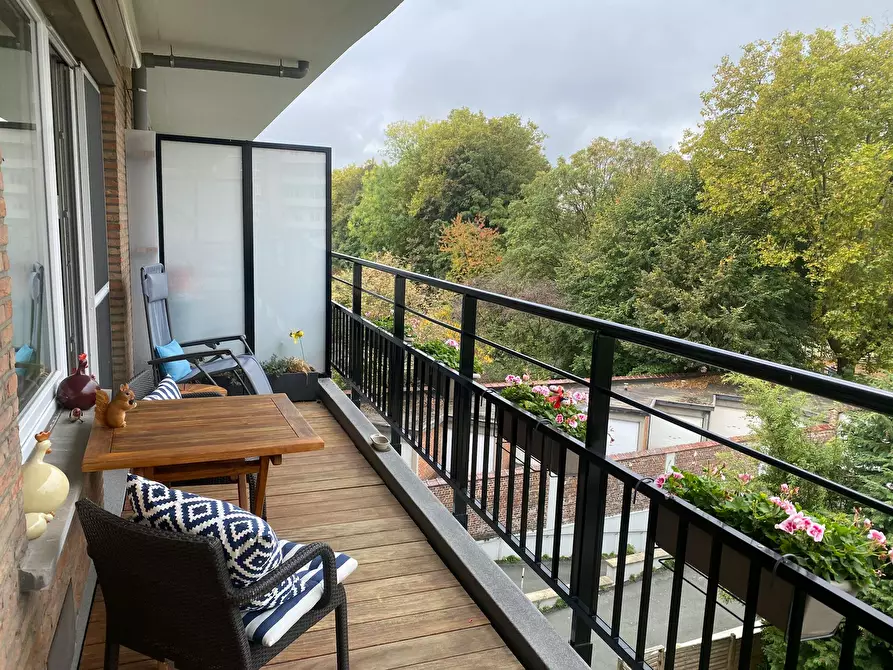 Immagine 1 di Appartamento in affitto  in Rue Baron de Castro a Etterbeek