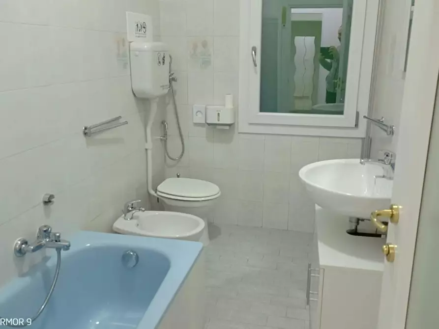 Immagine 3 di Camera in affitto  in Via Medaglie d'Oro a Carpi